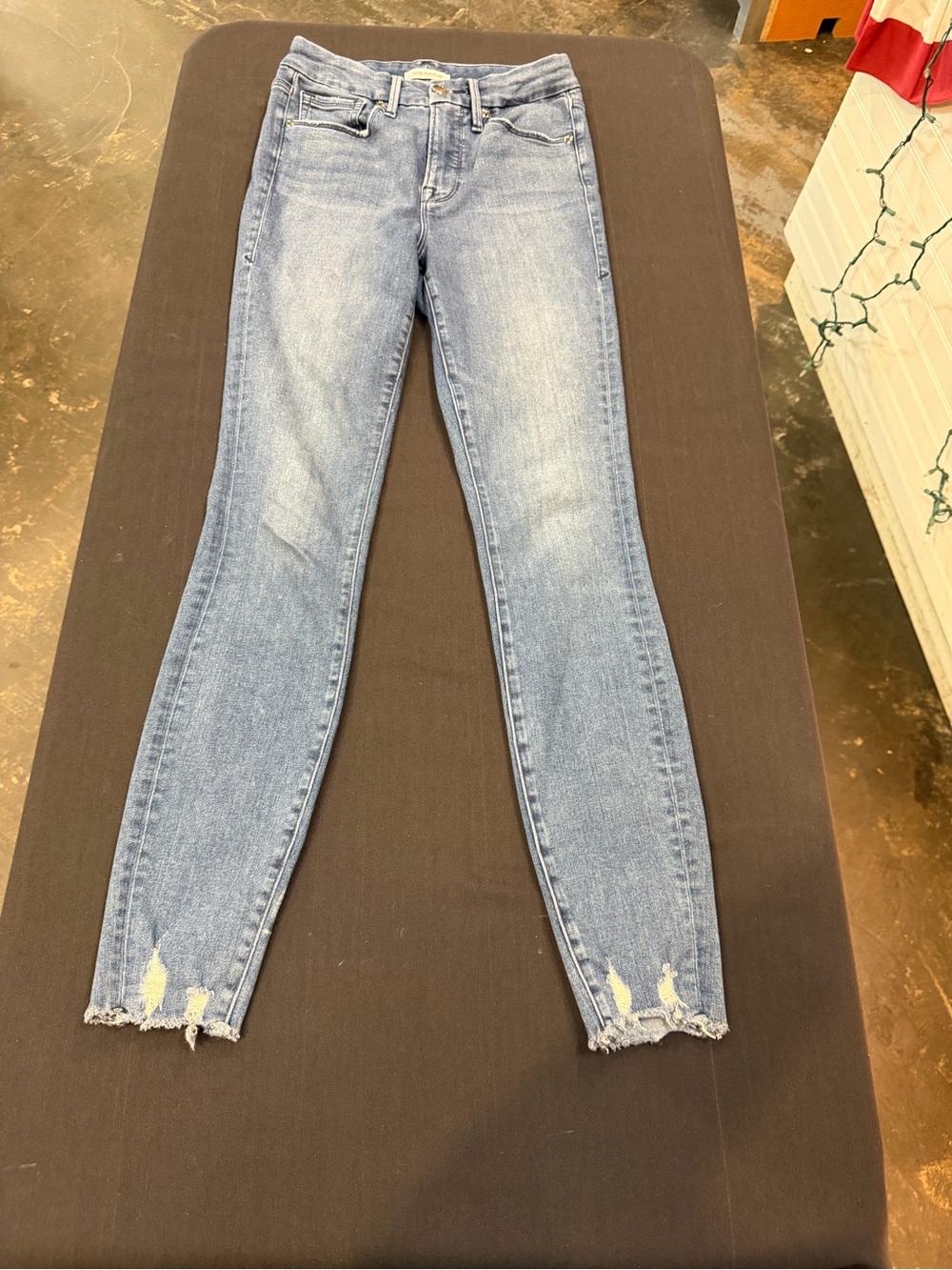 Good American Good Waist Skinny Jeans Size 2/26 Distressed Raw Hem Blue